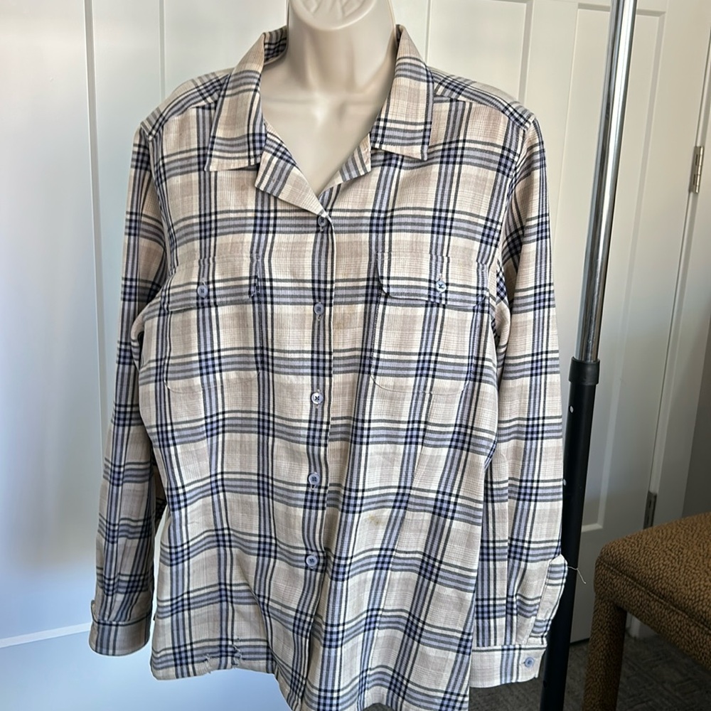 Women’s Button Up Shirt